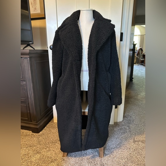 LOFT Cozy Black Sherpa Coat - Picture 3 of 14